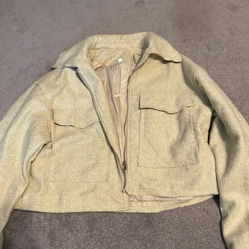 Amazon Cream Pullover Jacket Modern Cropped Design
